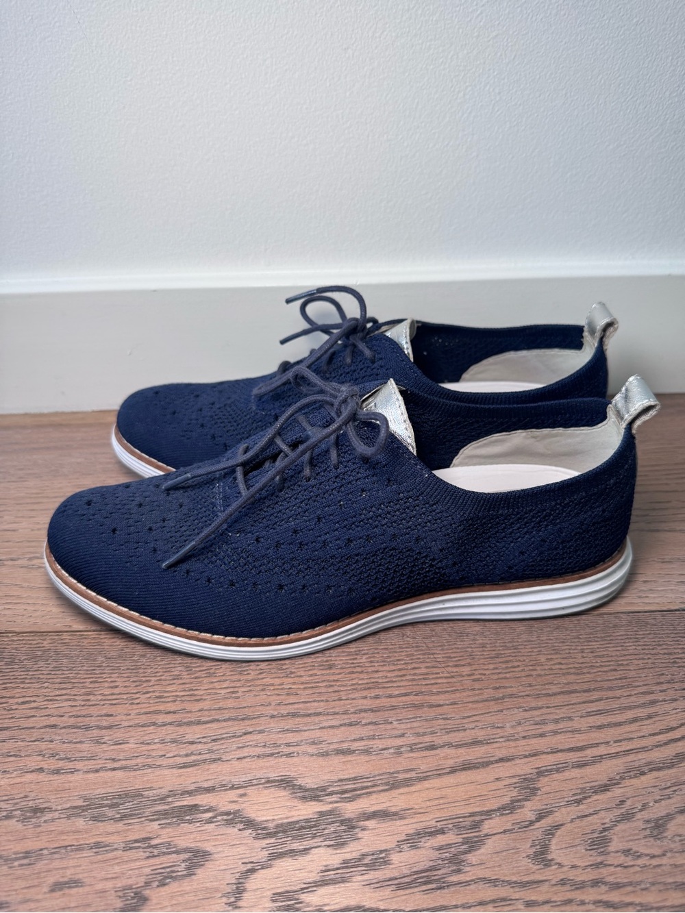 Cole Haan ZERØGRAND Navy Blue Knit Sneakers Metallic Detail Size 9